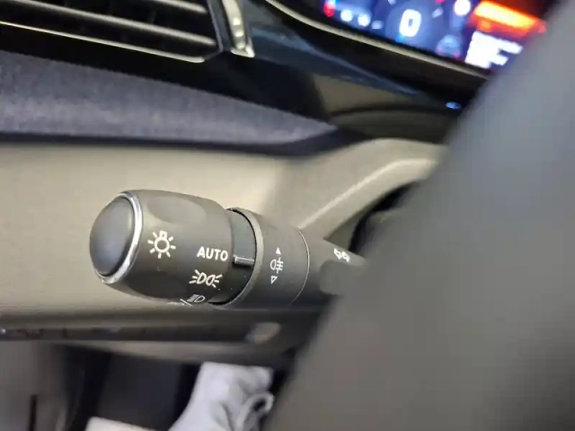 Peugeot 308 sw bluehdi 130ch s&amp;s bvm6 — photo 21