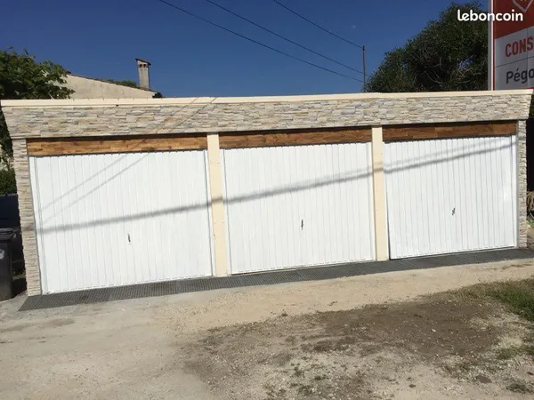 Lot 3 garages