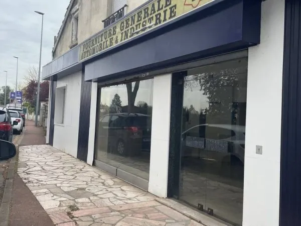 Local commercial 130 m²
