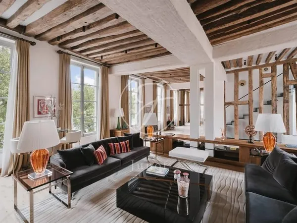 Paris 5e - Île Saint-Louis - Triplex à vendre - 7 pièces - 358,70m² Carrez - 2 chambres.