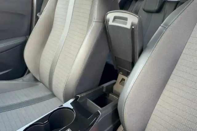 Peugeot 208 puretech 100 s&amp;s bvm6 — photo 24