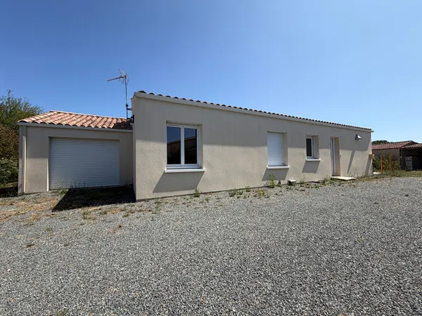 EXCLUSIVITÉ : A 2 min au Nord de Rochefort : Breuil-Magné Maison plain-pied, 3 chambres, garage, jar