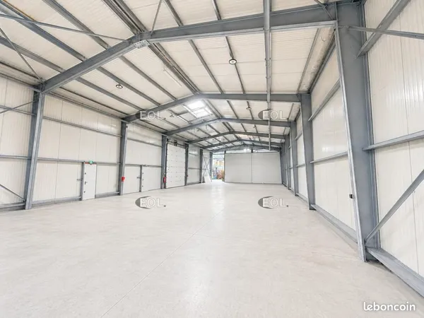 Local d'activité 400 m²