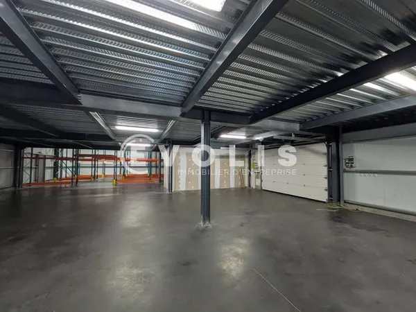 Local d'activité 800 m²