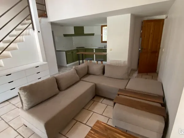 Villa meublée T2 de 50 m² + Mezzanine 25 m² - Grand Jardin clos 990 m² - Étang de l'Olivier