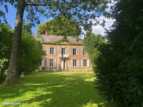 Petit chateau / Manoir / Grande maison de maitre à restaurer, à vendre Oise (60) limitrophe Seine Ma