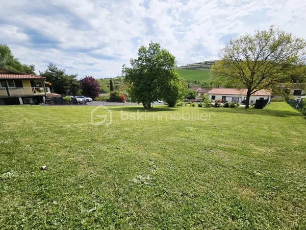 Terrain 761 m²