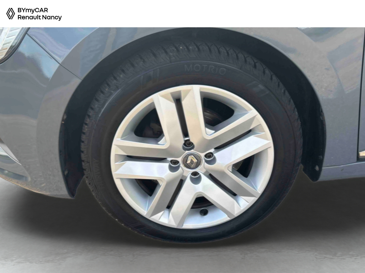 Renault Clio TCe 100 — photo 14