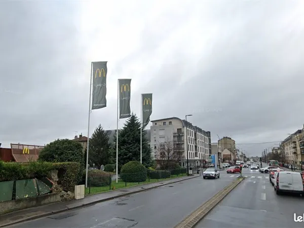 Local commercial 500 m² SARTROUVILLE