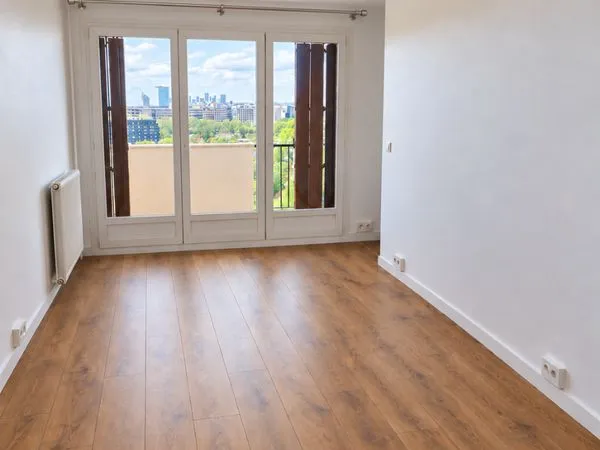 Location Studio 25m2 à Meudon au pied du T2 et proche de la gare ligne N