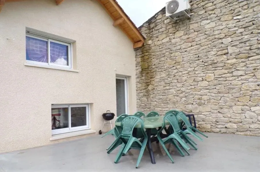 Photo 1