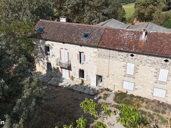 Propriété 8 pièces 156 m²
