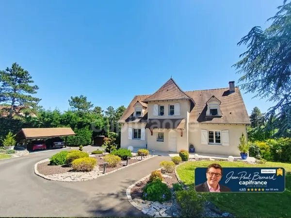Givry (71) Maison à vendre de 250.43 m² - 6 pièces - terrain de 3 373 m² piscine !