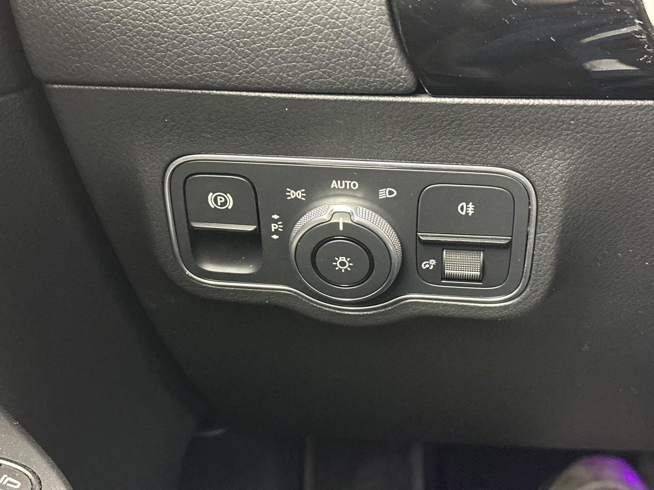 Mercedes Eqa 250+ amg line — photo 17
