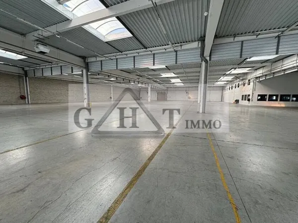 A LOUER - FERRIERES EN BRIE - 4662 M² ENTREPOT / LOCAL ACTIVITES
