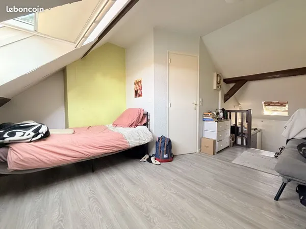 Studio 1 pièce 13 m²