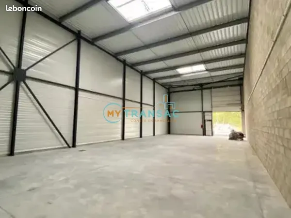 Local d'activité 264 m²