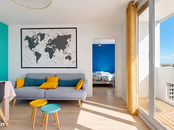 T4 meublé 80 m² - 12e étage, vue panoramique sur Lyon - 3 chambres, loggia - Debourg
