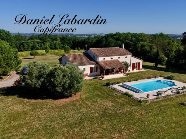 Proprièté avec 4 chambres, 6 hectares, source naturelle, bois