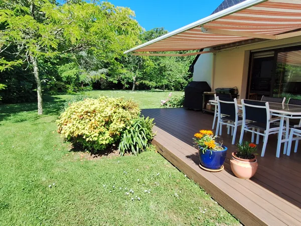 Fouesnant, jolie maison d'architecte de 170 m², sur un jardin p