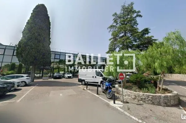 Bureaux 117 m² Villeneuve-Loubet