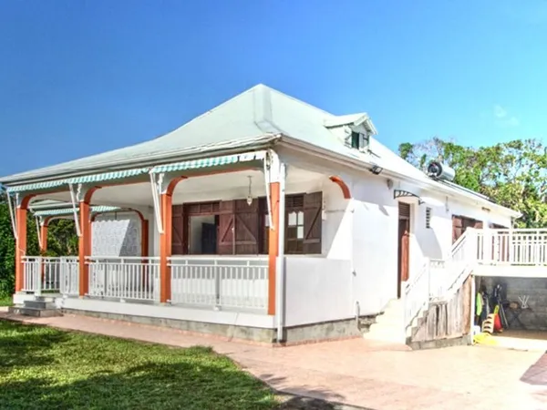 Maison 7 pièces 236 m²