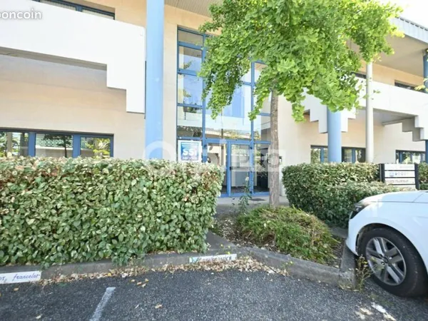 Bureau 234 m²