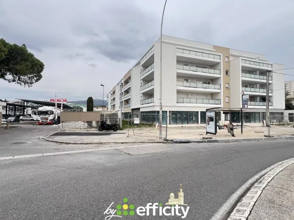 Local commercial 250 m²