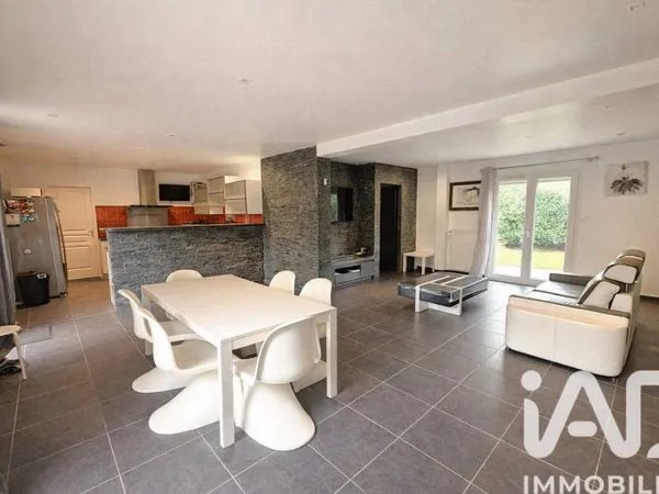 Maison 8 pièces 160 m²