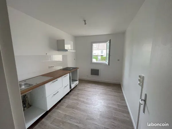 T2 lumineux 53 m² avec balcon - Homblières - 550 CC