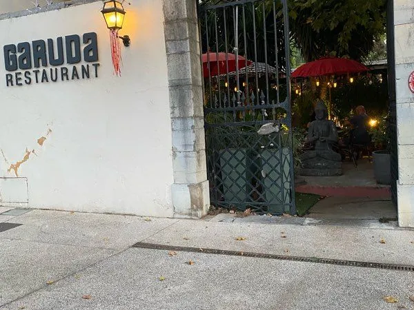 À vendre - Cession de société exploitant un restaurant 100 à 120 couverts - Terrasse, logements - Po