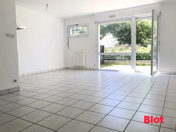A VENDRE EN EXCLUSIVITE CHEZ BLOT IMMOBILIER CHARTRES DE BRETAGNE - APPARTEMENT T3