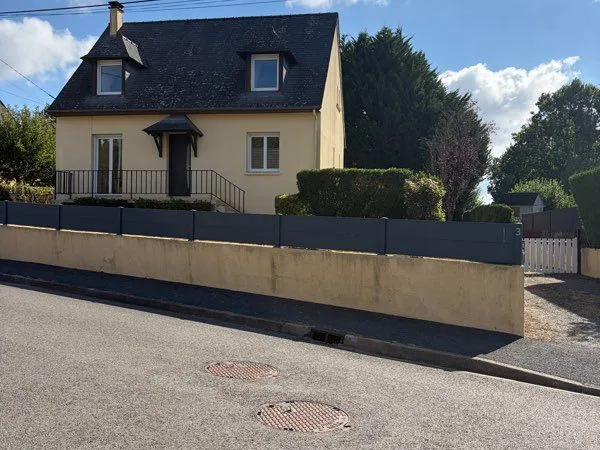 Maison 4 chambres jardin sous sol - Mézangers - 750