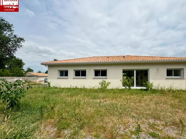 PAREMPUYRE Maison individuelle NEUVE de 118 m2 sur vide sanitaire Gros oeuvres terminés !