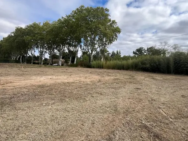 Terrain 856 m²
