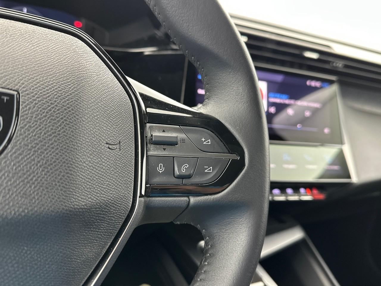 Peugeot 308 puretech 130ch s&s eat8 allure — photo 19