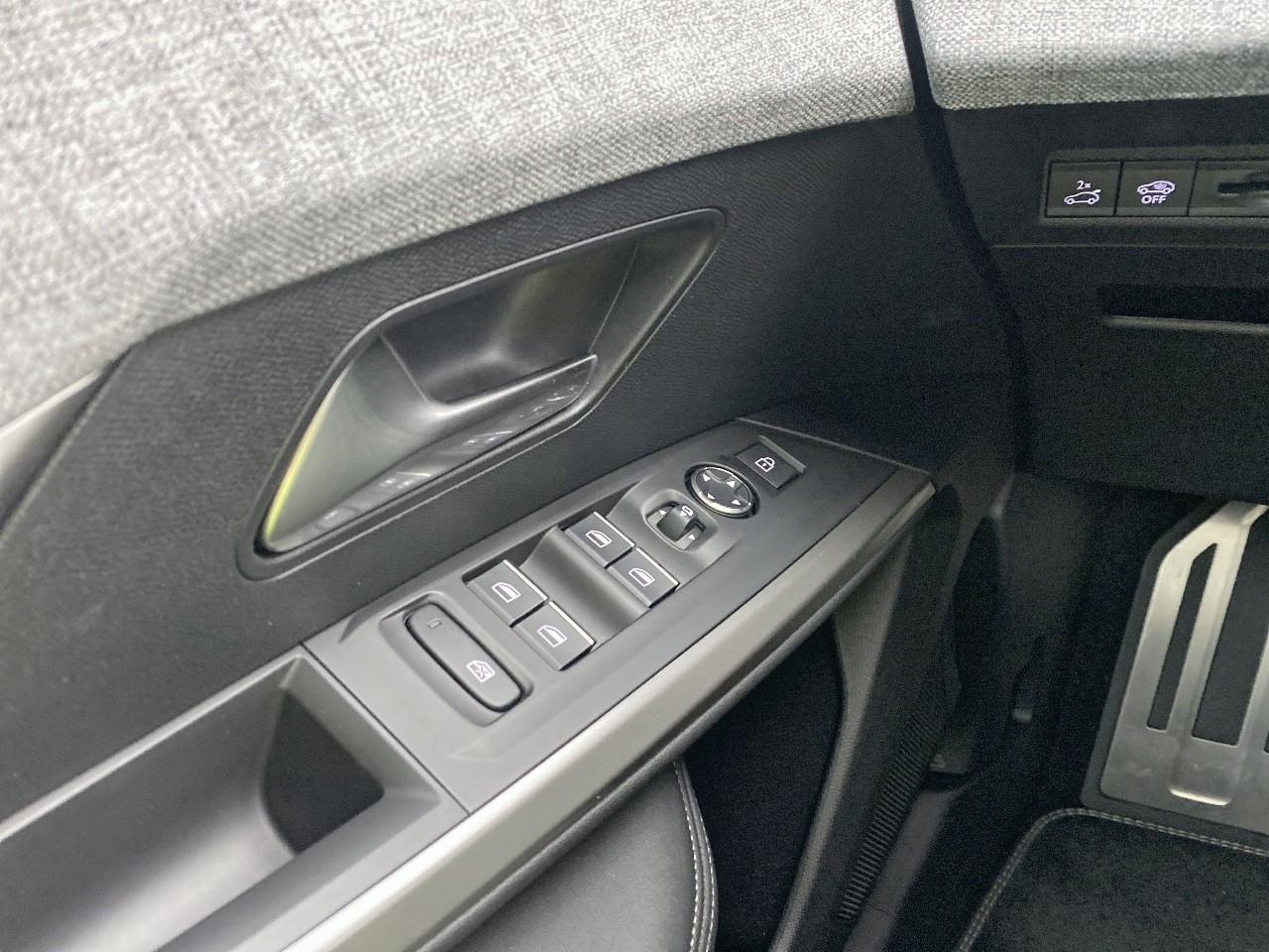 Peugeot 3008 hybrid 145 e-dcs6 gt — photo 20