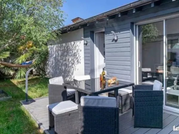Maisonnette charmante Clim et jardin barbecue dispo 1er nov