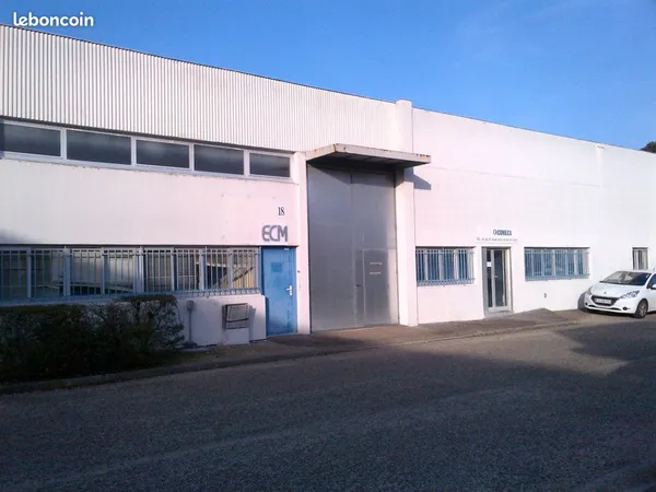 Local activité 400m2
