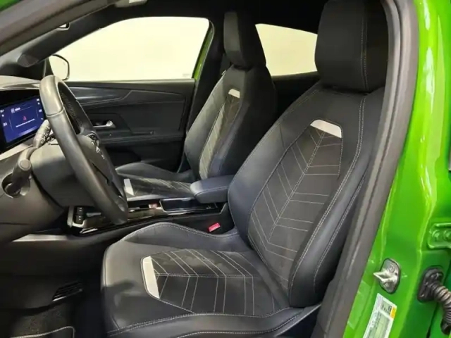 Opel Mokka electric 136 ultimate / alcantara / triphasé 11kw / gps / soh 100% — photo 8
