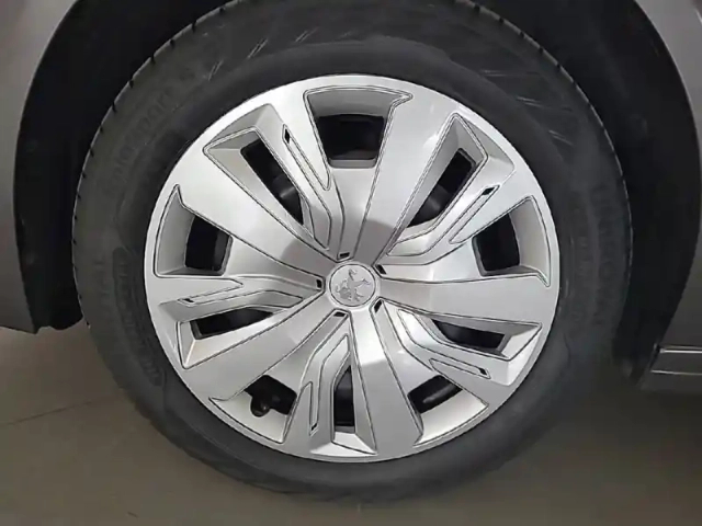 Peugeot 208 puretech 100 s&amp;s bvm6 — photo 16