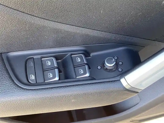 Audi Q2 35 tfsi cod 150 s tronic 7 — photo 41