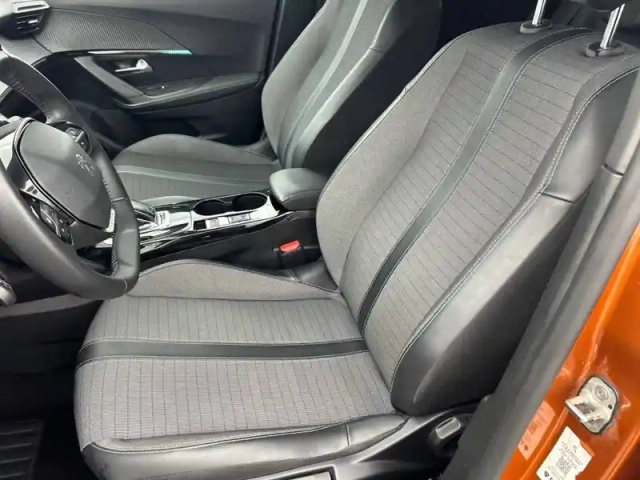 Peugeot 2008 puretech 130 s&amp;s eat8 — photo 11