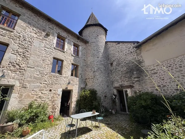 Maison 8 pièces 271 m²