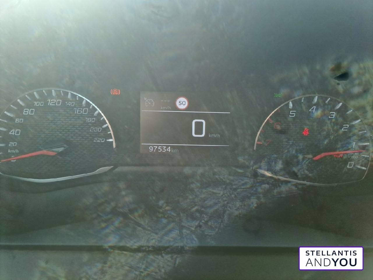 Peugeot 208 puretech 100 s&s bvm6 allure — photo 14