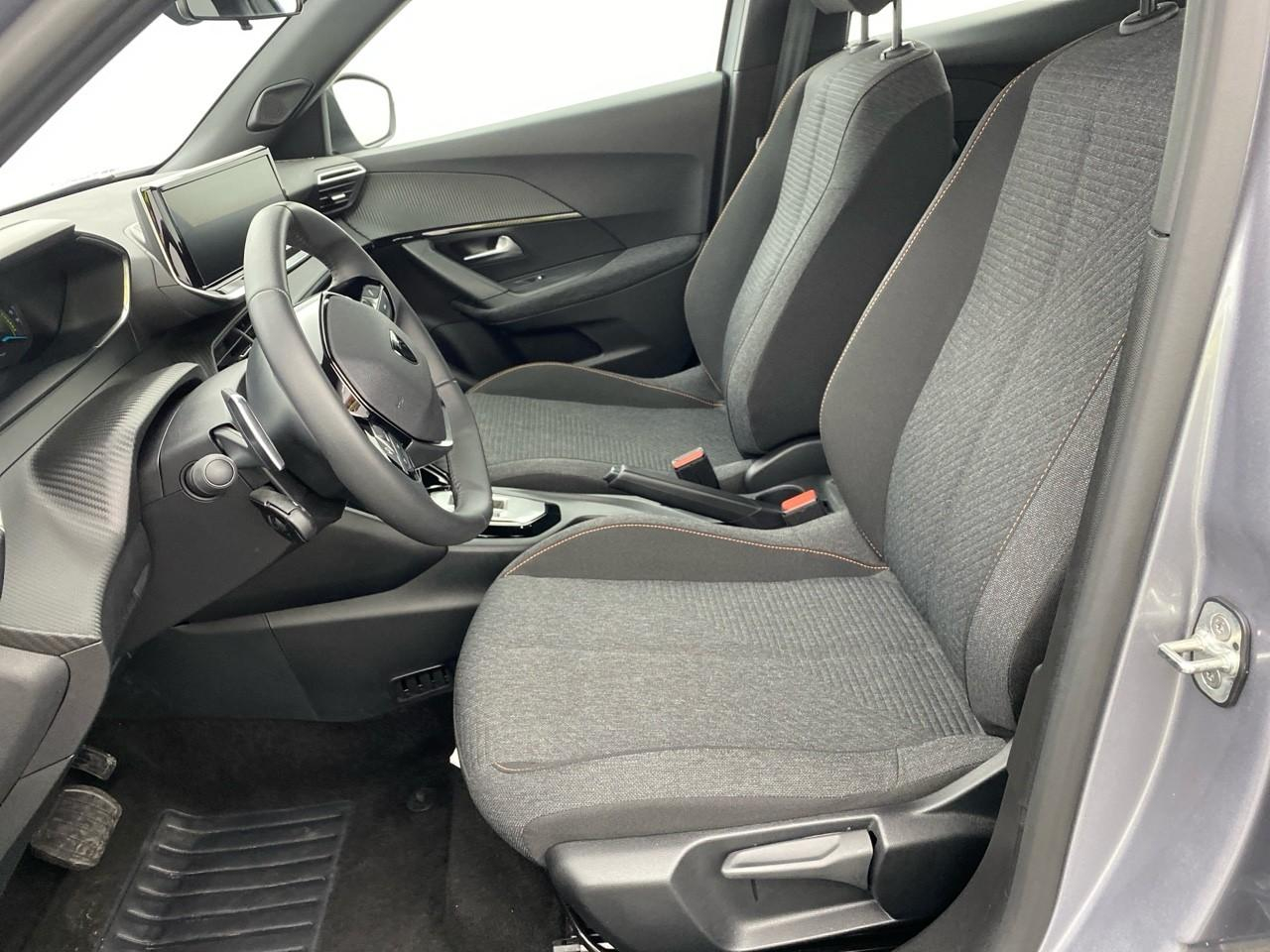 Peugeot 2008 hybrid 145 e-dcs6 style — photo 9