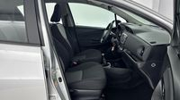 Toyota Yaris 69 VVT-i Dynamic 5p — photo 15