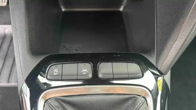 Opel Corsa 1.2 75 ch bvm5 — photo 18
