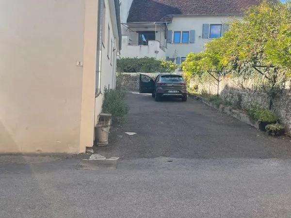 Très bon investissement pour votre retraite village tranquille Gredisans 39290 Jura