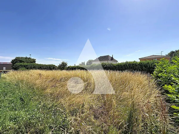 Terrain 677 m²